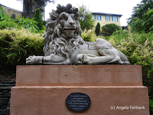 lion statue