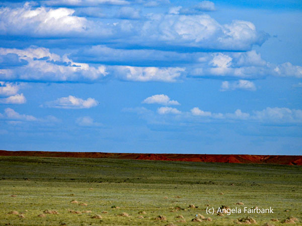 horizon with sandstone cliffs