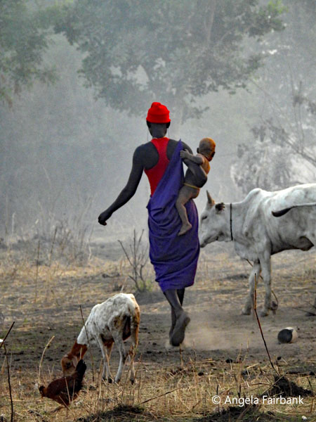 mundari camp scene 117