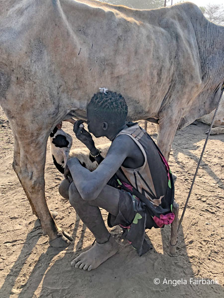 mundari camp scene 76