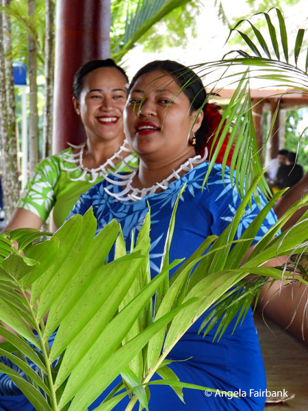 two female dancers