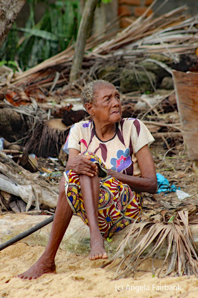 old woman at Ampasipohy