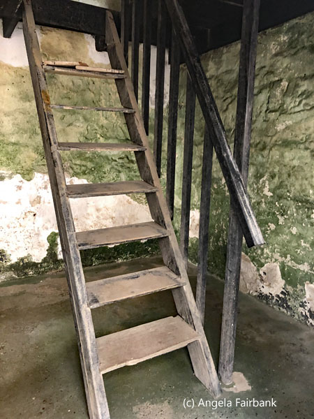 staircase women took to governor quarters