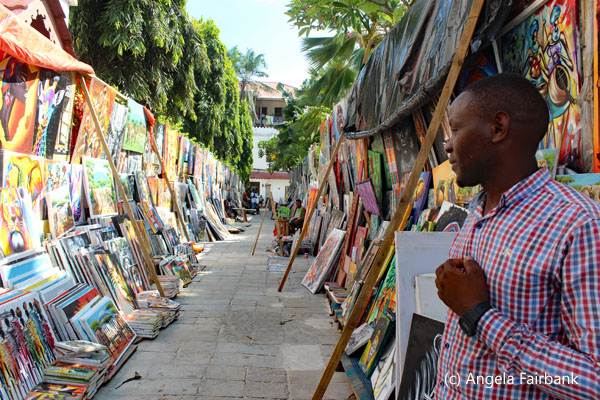 vendor with paintings