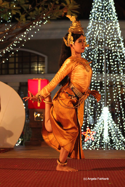 Main dancer at Apsara Dance Show at Sokha Hotel 1